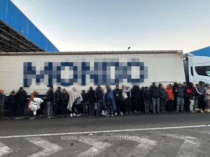 67 de refugiați au încercat să treacă ilegal în Ungaria