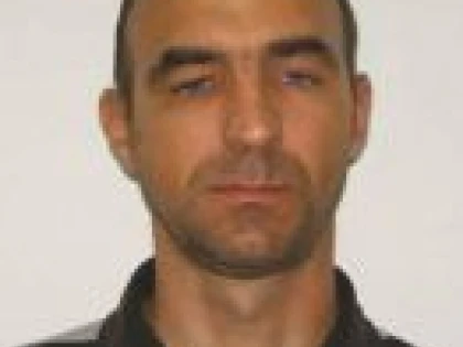 A dispărut de la domiciliu. Dacă-l vedeți, sunați la 112