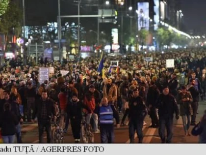 A DOUA ZI DE PROTESTE IN PIATA UNIVERSITATII PRECUM SI IN ALTE ORASE ALE TARII