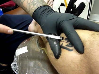 A fost descoperită cea mai veche trusă de tatuaje din lume