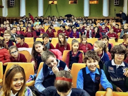 A ÎNCEPUT A TREIA EDIŢIE A FESTIVALULUI DE FILM fARAD. VEZI PROGRAMUL DE VINERI