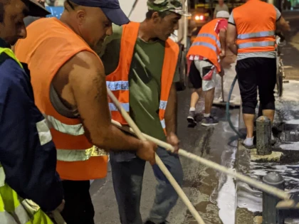 A început spălarea străzilor