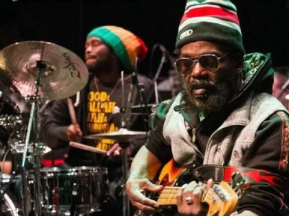 A murit Aston Barrett, basistul trupei lui Bob Marley