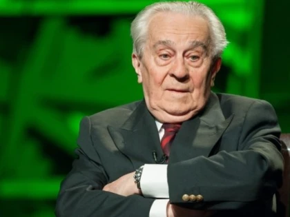 A murit jurnalistul Mircea Carp, vocea de la Europa Liberă