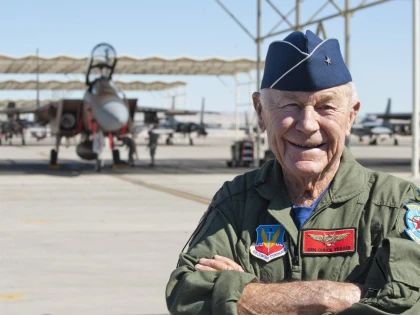 A murit pilotul american Chuck Yeager, o legendă a aviaţiei
