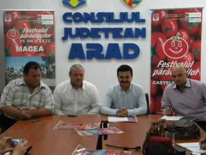 A SASEA EDITIE A FESTIVALULUI PARADAICILOR, IN WEEKEND, LA MACEA