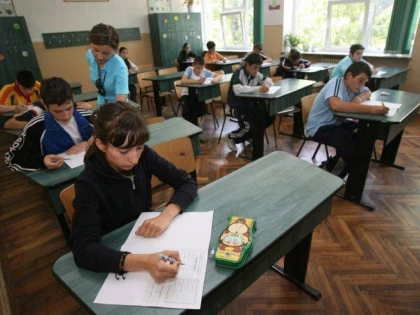 ABSOLVENTII DE CLASA VIII-A INCEP, ASTAZI, EXAMENELE DIN CADRUL EVALUARII NATIONALE