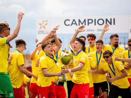 Academia UTA și-a mai adăugat un trofeu în vitrină, chiar la Arad! Campionii de la U17 au luat și Supercupa