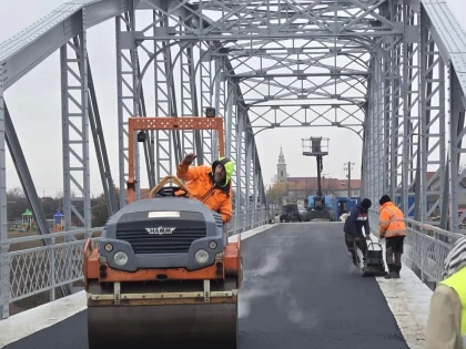 Acces blocat după o investiție de 4,8 milioane lei: fermierii din Șicula nu mai pot trece cu utilajele peste podul reabilitat