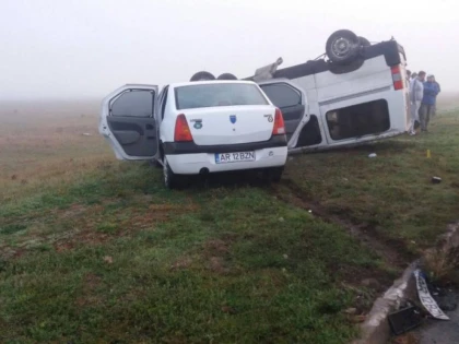 Accident cu trei răniţi pe drumul Arad-Zădăreni
