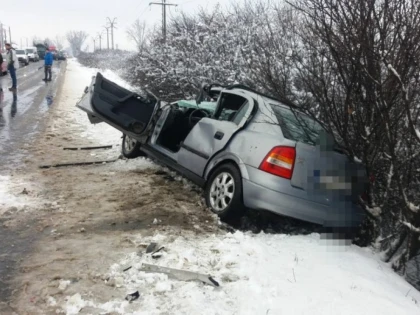 Accident grav între Arad și Curtici! Un bărbat a fost rănit și este inconștient