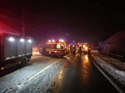Accident grav la Lipova. O persoană a murit și alte 12 sunt rănite