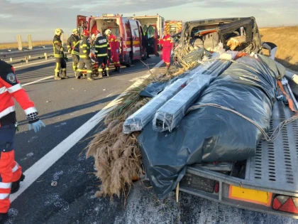 Accident grav pe autostrada Arad-Nădlac. Cinci persoane au ajuns la spital
