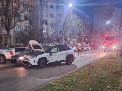 Accident grav pe Calea Aurel Vlaicu. Două persoane au ajuns la spital