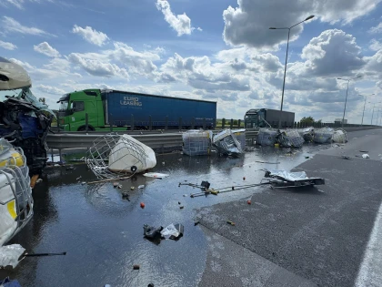 Accident între două autotrenuri pe autostrada A1, în Arad