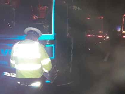 Accident între un autocar plin de pasageri și o mașină, pe DN7