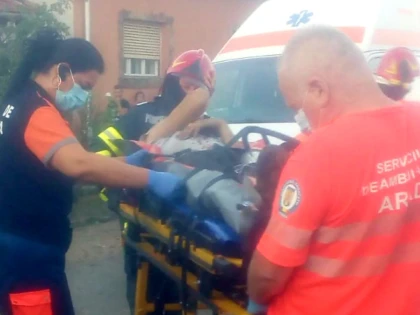 Accident la ieșirea din Cărand. Un bărbat cu multiple traumatisme, descarcerat