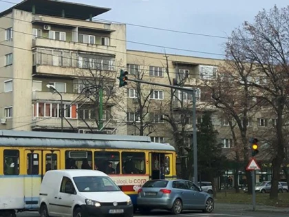 Accident la Podgoria. A intrat cu maşina în tramvai