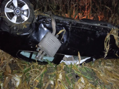Accident mortal la Grăniceri. Un tânăr de 35 de ani s-a răsturnat cu mașina în lanul de porumb