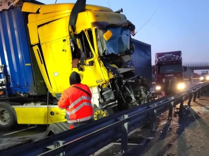 Accident pe autostrada Arad-Timișoara. Se circulă doar pe banda de urgență