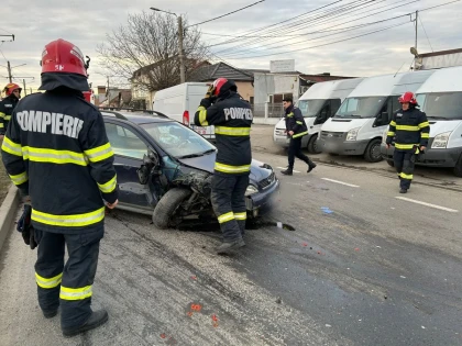 Accident pe Calea Radnei. Trei persoane au ajuns la spital