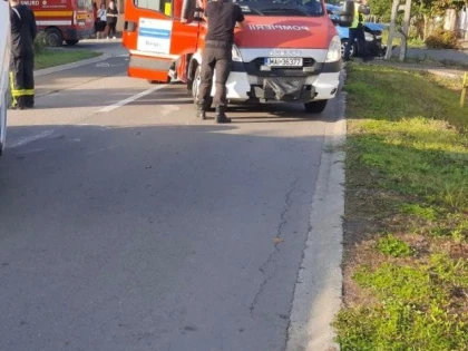 Accident pe strada Voievod Moga, din Arad. Un bărbat a ajuns în spital
