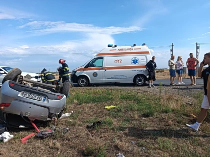 Accident rutier între Arad și Horia: cinci persoane, printre care doi minori, transportate la spital