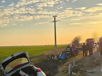 Accident rutier între Arad si Horia. Două persoane au ajuns la spital