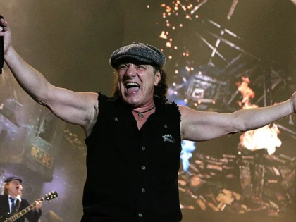 AC/DC SI-A AMANAT CONCERTELE DIN SUA. SOLISTUL TRUPEI RISCA SA ISI PIARDA AUZUL