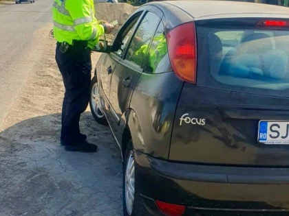 Acțiune a polițiștilor în Sântana. S-au dat zeci de amenzi