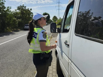 Acțiune a polițiștilor rutieri și R.A.R. în Arad: zeci de sancțiuni și certificate de înmatriculare reținute