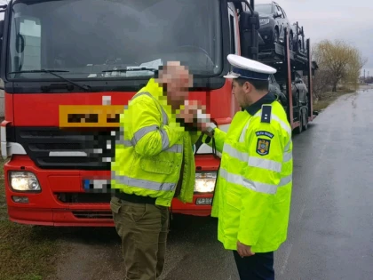 Acțiune de amploare a polițiștilor rutieri arădeni. Peste 370 de șoferi, bicicliști și pietoni au fost amendați
