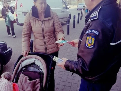 Acțiune de informare a arădenilor, în cadrul campaniei „Alege să fii corect”