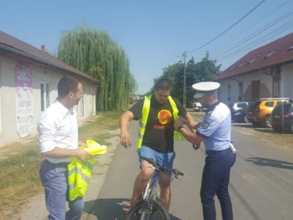 Acțiune de informare a bicicliștilor, la Sântana