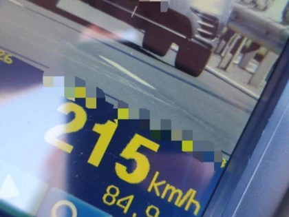 Acțiune pe autostrada Deva-Nădlac. Un șofer a fost prins gonind cu 215 km/h