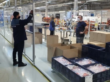 Acţiuni de verificare a respectării măsurilor de protecție în zonele aglomerate, centrele comerciale și piețele din Arad
