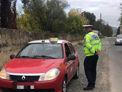 Acțiuni fulger ale polițiștilor în aproape toate orașele din județ
