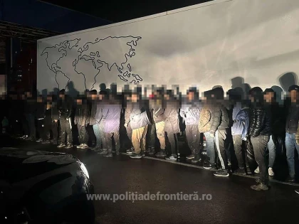 Acţiuni intense la frontiera cu Ungaria: 104 refugiați, depistați ascunși în mijloace de transport, la PTF Nădlac II