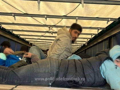 Acțiuni intense la granița cu Ungaria. 80 de străini au fost depistați ascunși în mijloace de transport