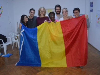 ACTIVITATI DE VOLUNTARIAT PENTRU COPIII DE LA SCOALA „IOSIF MOLDOVAN“, IN CADRUL UNUI PROIECT EUROPEAN