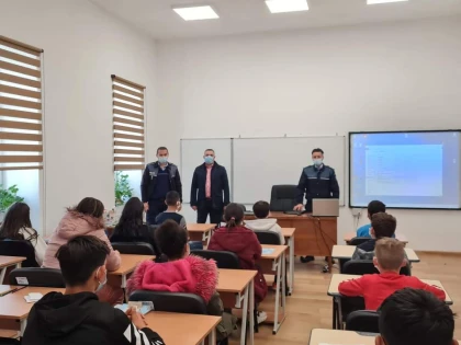 Activități educativ-preventive cu elevii Liceului Teoretic Sebiș și cu cei ai Școlii Gimnaziale Gabriel Brola Buteni