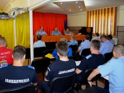 Activități pentru prevenirea violenței în sport, la sediul Jandarmeriei Arad