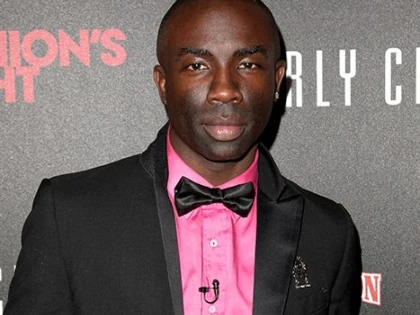 ACTORUL AMERICAN SAM SARPONG S-A SINUCIS, ARUNCANDU-SE DE PE UN POD