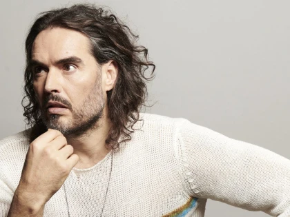 Actorul britanic Russell Brand, acuzat de agresiune sexuală într-un proces intentat la New York