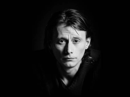 Actorul Marius Manole va înapoia decorația primită de la președintele Klaus Iohannis, pe care îl consideră un trădător