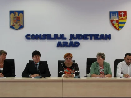 ADMINISTRAŢIA LOCALĂ PROMOVEAZĂ UNIVERSITĂŢILE ARĂDENE