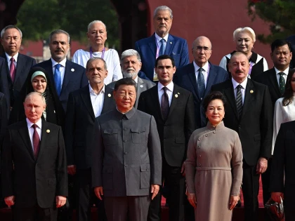 Adrian Năstase și Viorica Dăncilă, prezenți la Beijing, alături de Vladimir Putin, Kim Jong Un și Xi Jinping
