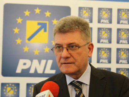 ADRIAN NITU: "LIBERALII CER CA MINISTRUL CONSTANTIN SA AIBA O DEZBATERE CU ARADENII PE TEMA CANALULUI MURESEL"