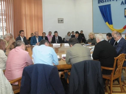 Adrian Todor: „Arădenii plătesc pentru incompetenţa primarului Falcă în problema CET-ului”