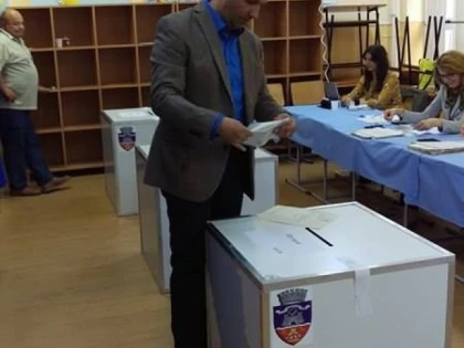 ADRIAN WIENER A VOTAT PENTRU ONESTITATE ȘI BUNĂ CREDINȚĂ